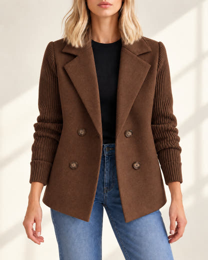 Blazer marron foncé à manches en maille côtelée, vue de face